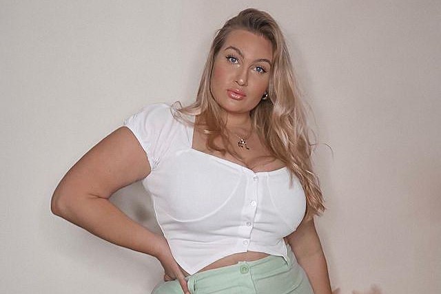 Mkay Biography, Age, Career, Instagram & Plus-Size Modeling