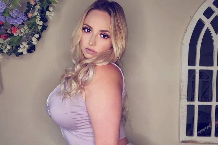 Fuchsiafifi Biography–Age, Height, Career, Body Positivity & More